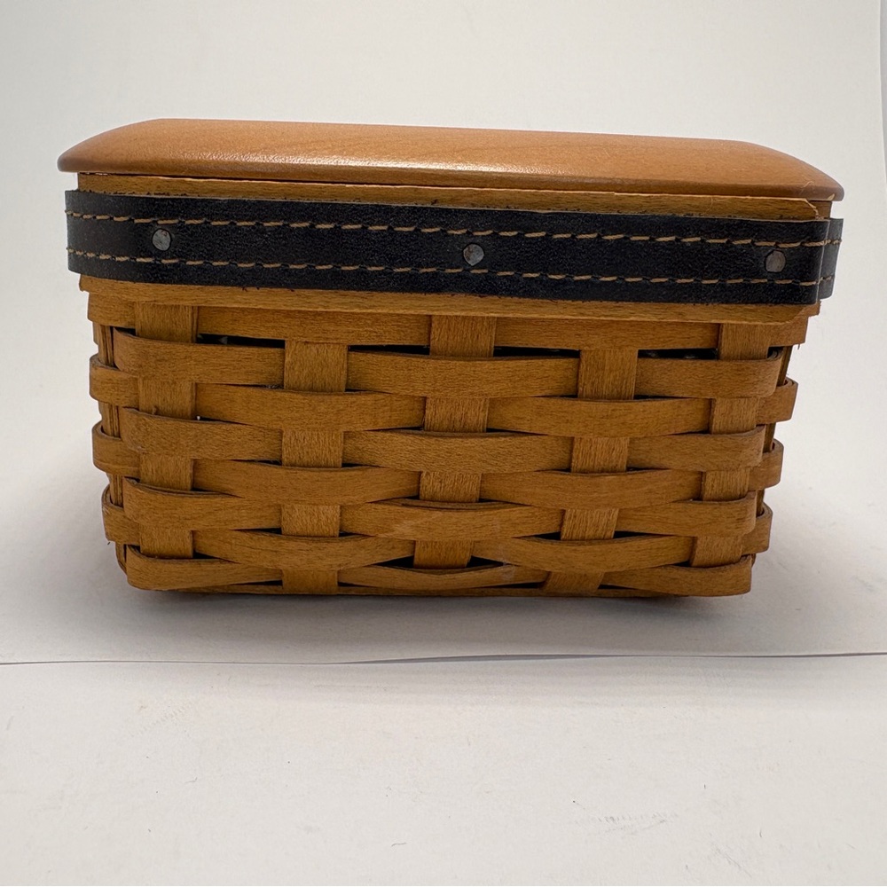 VTG Longaberger 2002 Lidded Pocket Change Basket Lined Basketweave Collectible